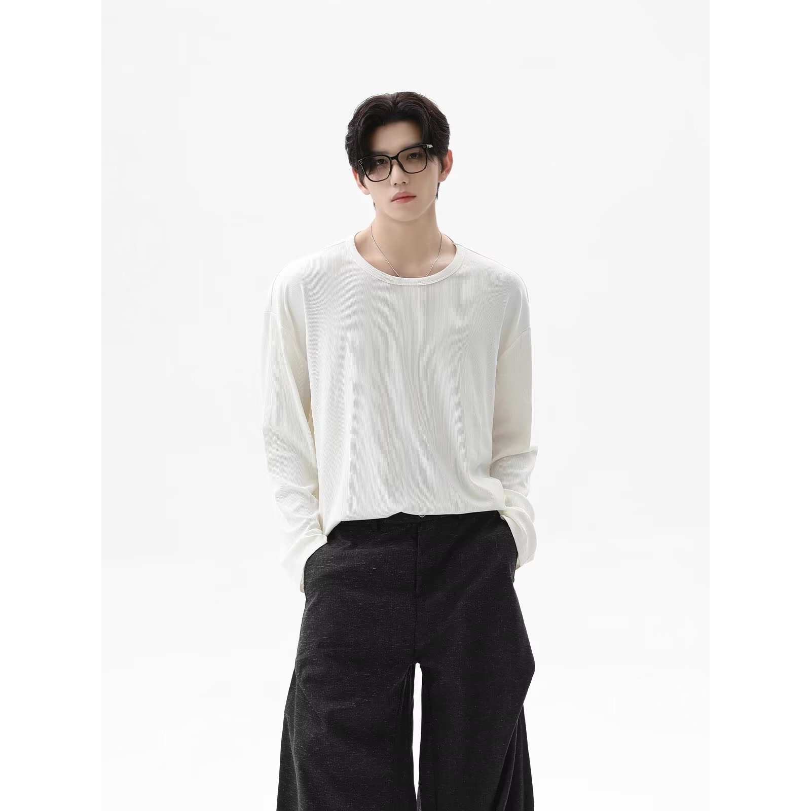 تي شيرت جديد لخريف 2026 بأكمام - مراجعة Undershirt Crew Neck وسعره